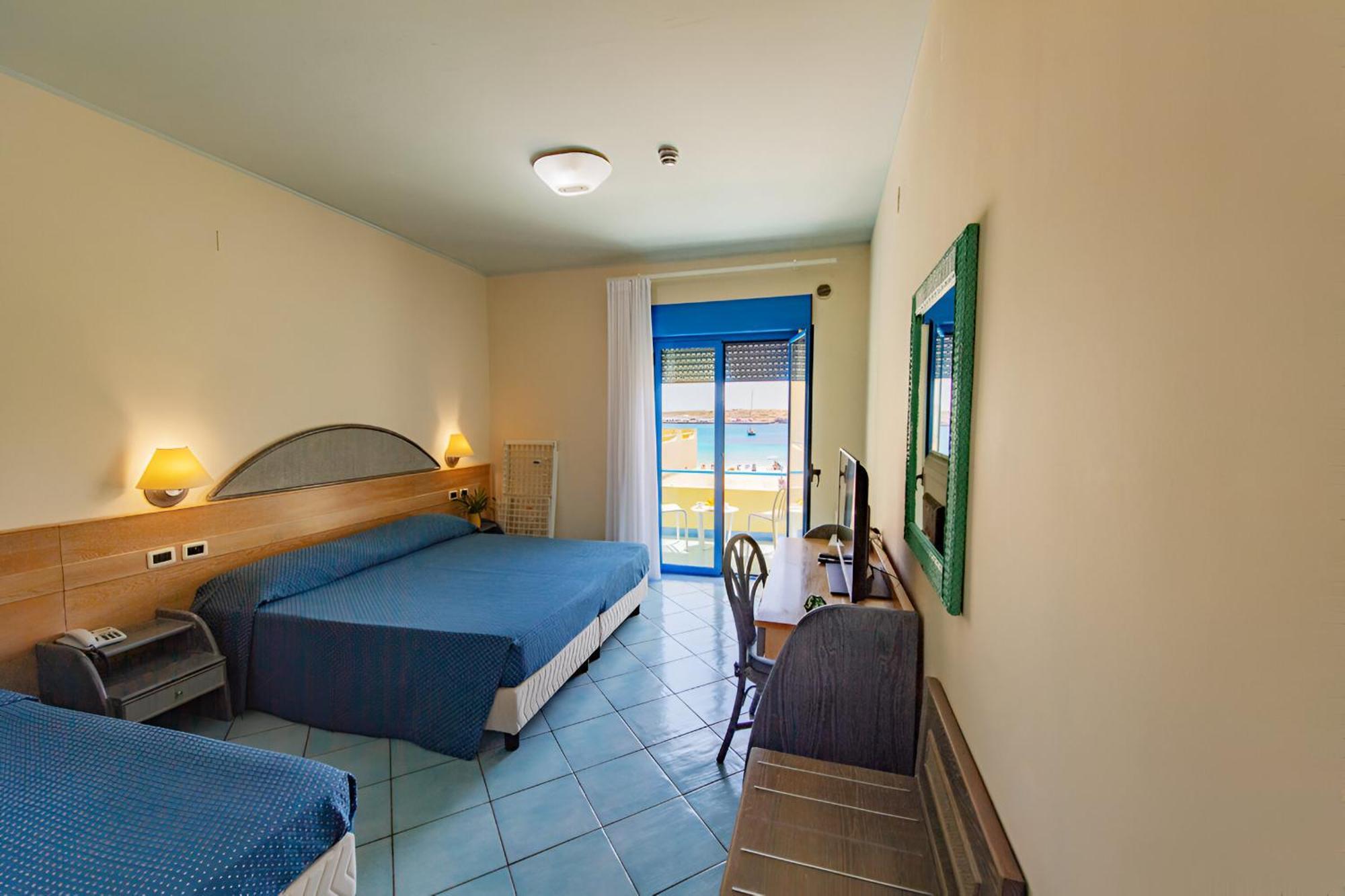 Hotel Baia Turchese ランペドゥーザ エクステリア 写真
