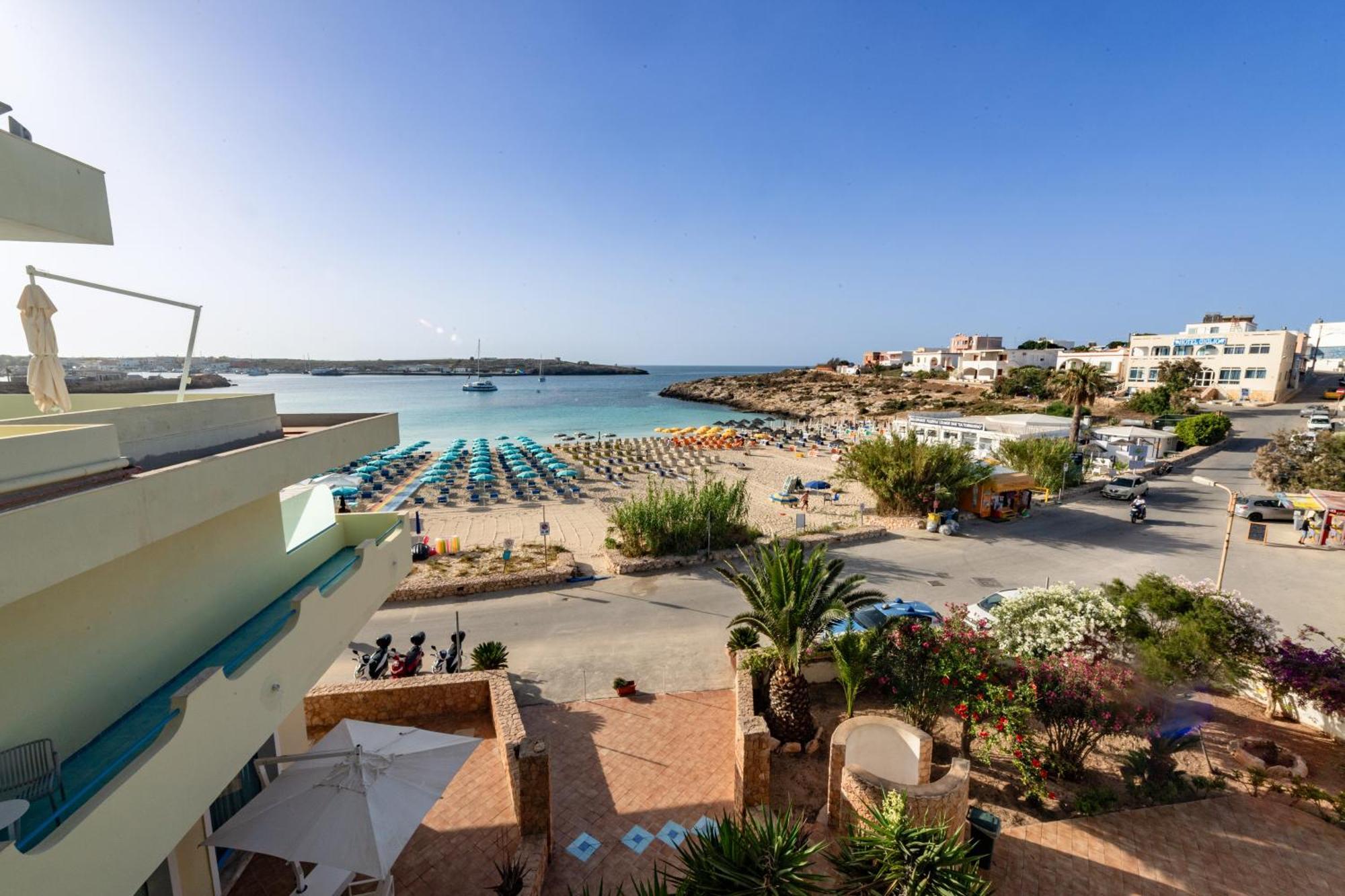 Hotel Baia Turchese ランペドゥーザ エクステリア 写真