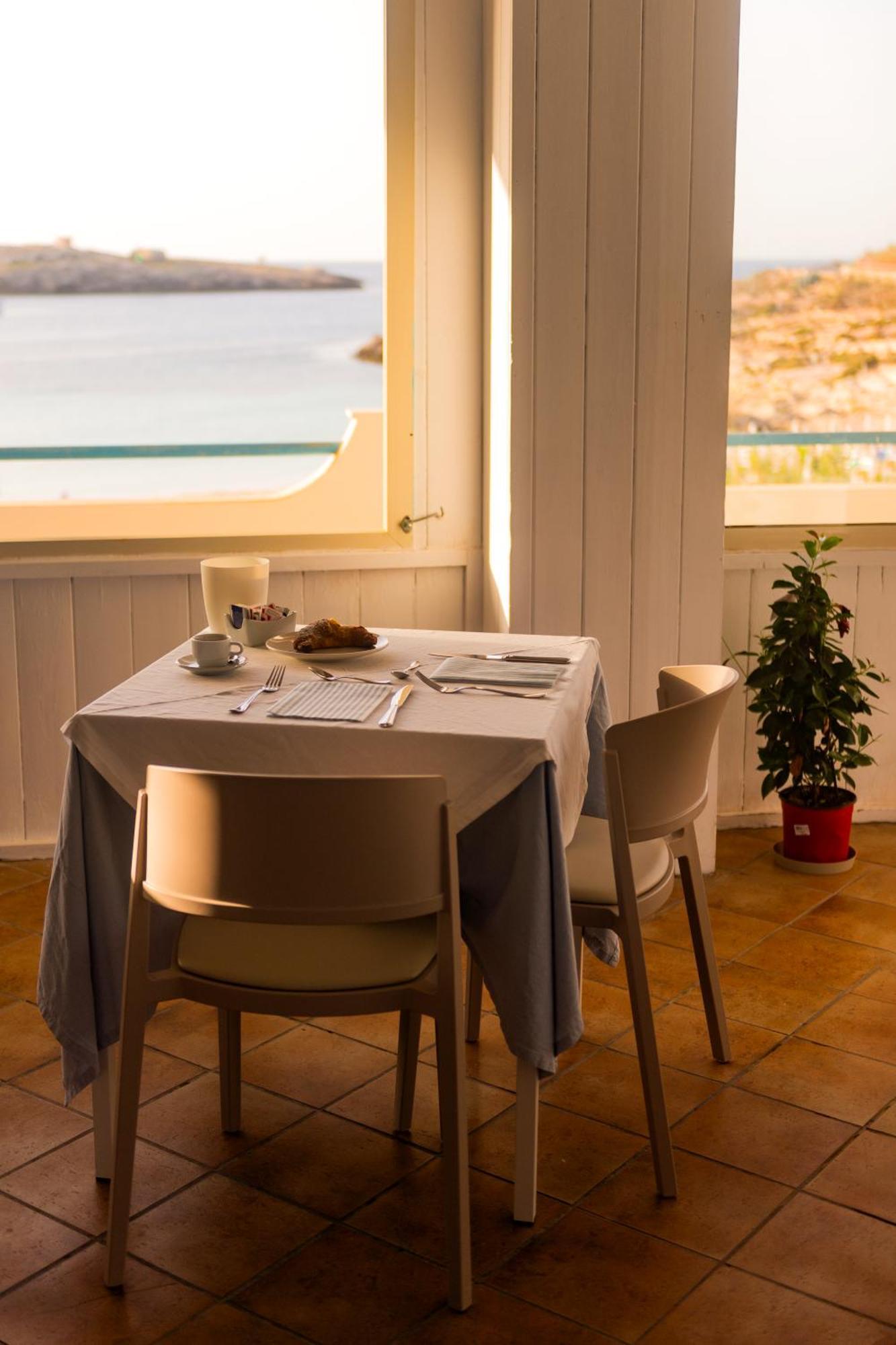 Hotel Baia Turchese ランペドゥーザ エクステリア 写真